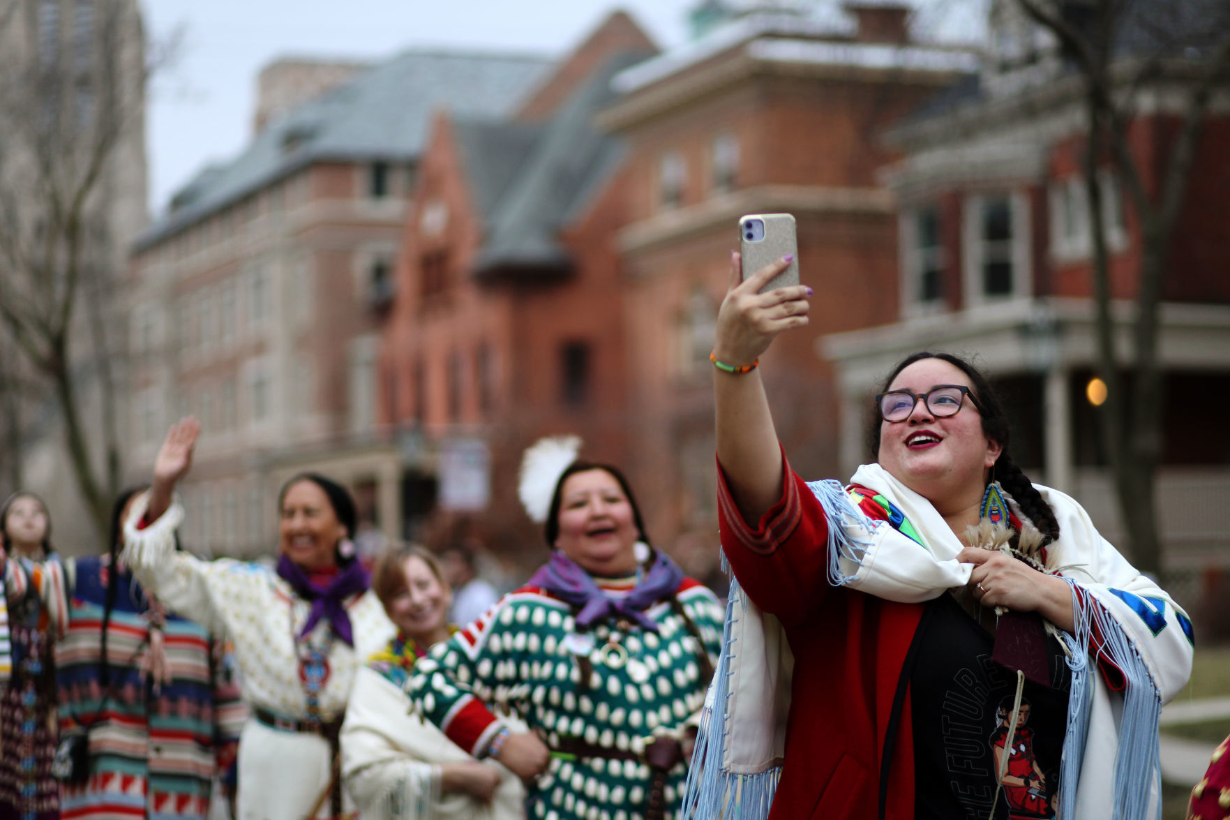 Apsáalooke Women and Warriors